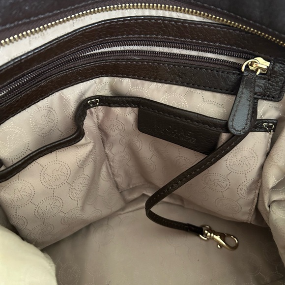 Michael Kors Leigh Dark Brown Shoulder Bag with Gold Accents - Picture 3 of 4